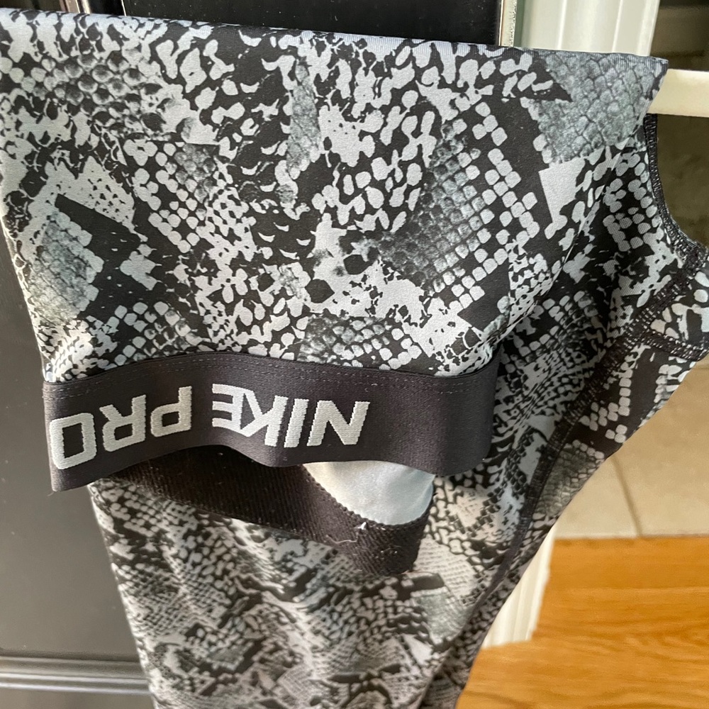 Nike Pro leggings